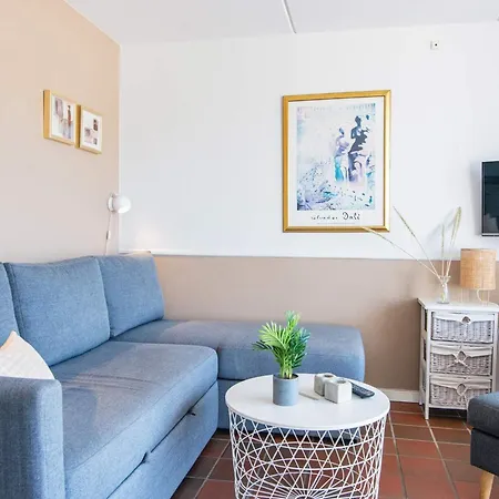 Apartment 4 Person In *