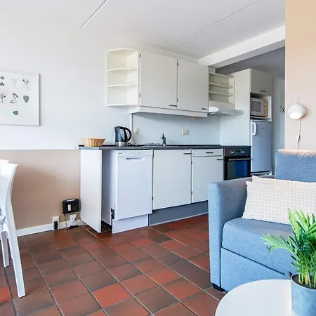 4 Person In Appartement *